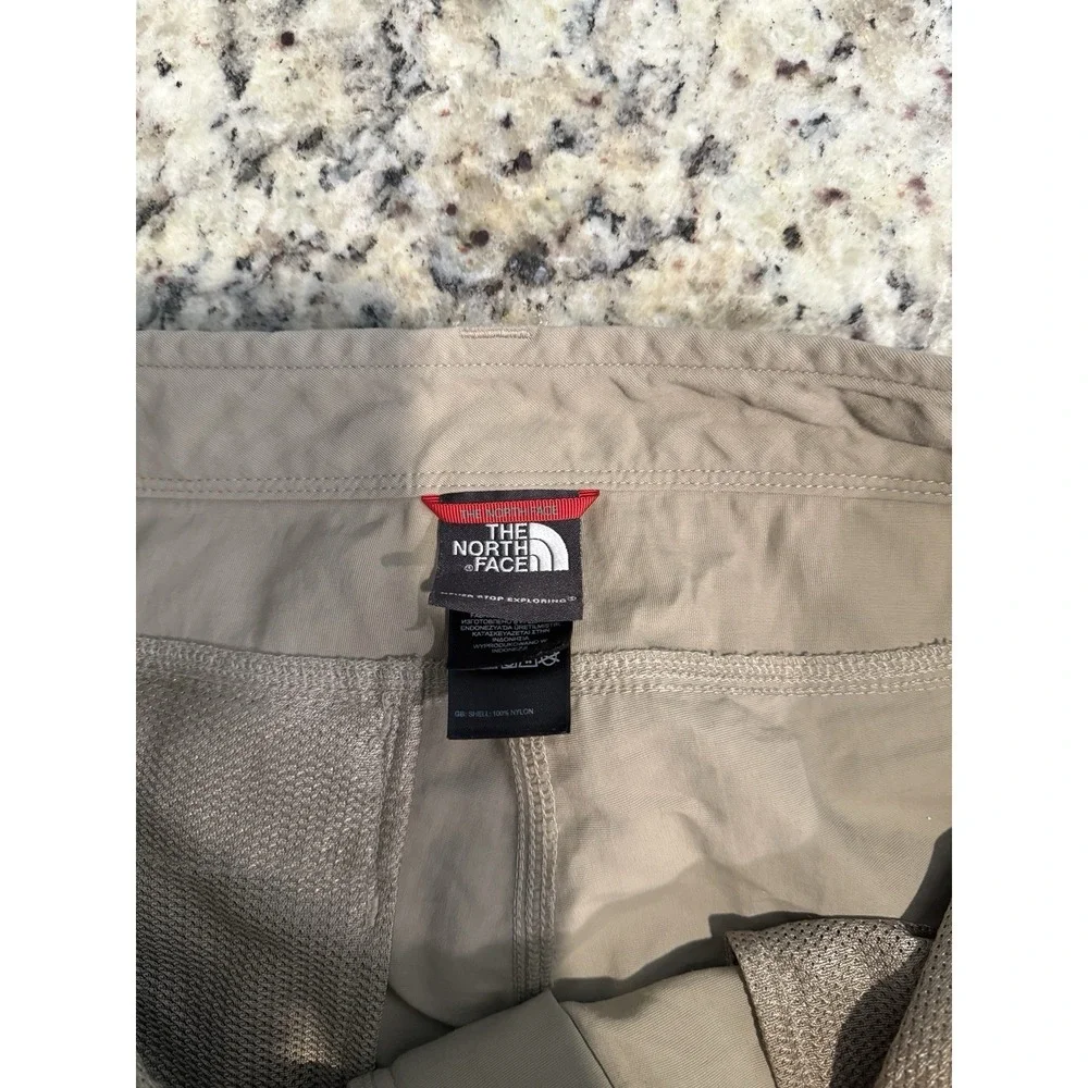 The North Face Men's 34 Khaki Cargo Shorts Paramount Hiking Gorpcore